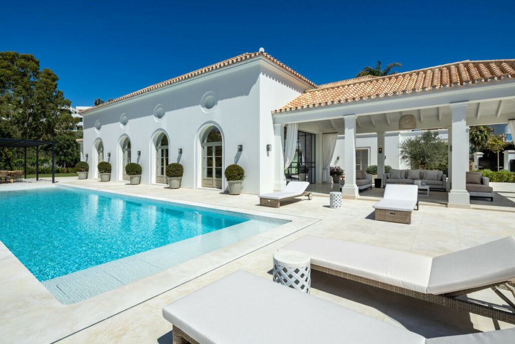 Detached Villa Nueva Andalucía Málaga - image 29