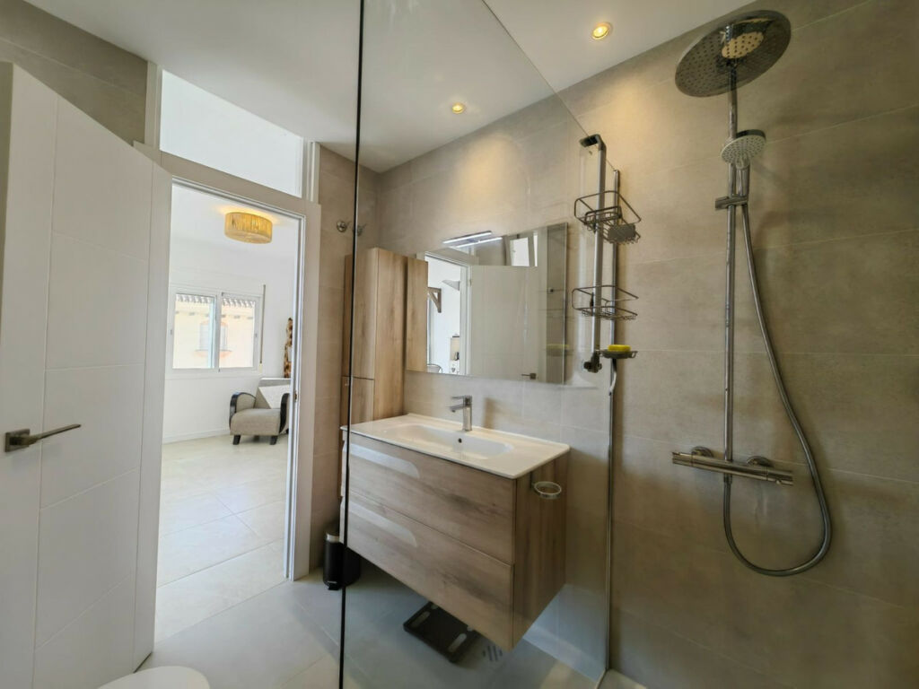 Middle Floor Apartment Estepona Málaga - image 29