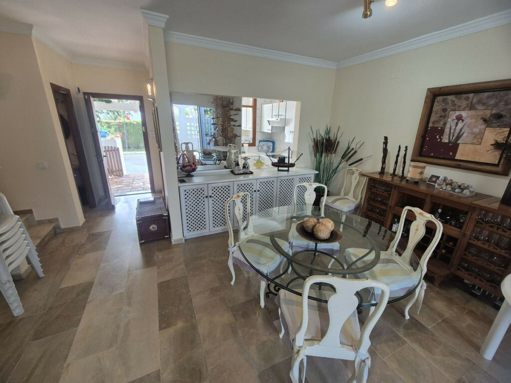 Townhouse Guadalmina Baja Málaga - image 29