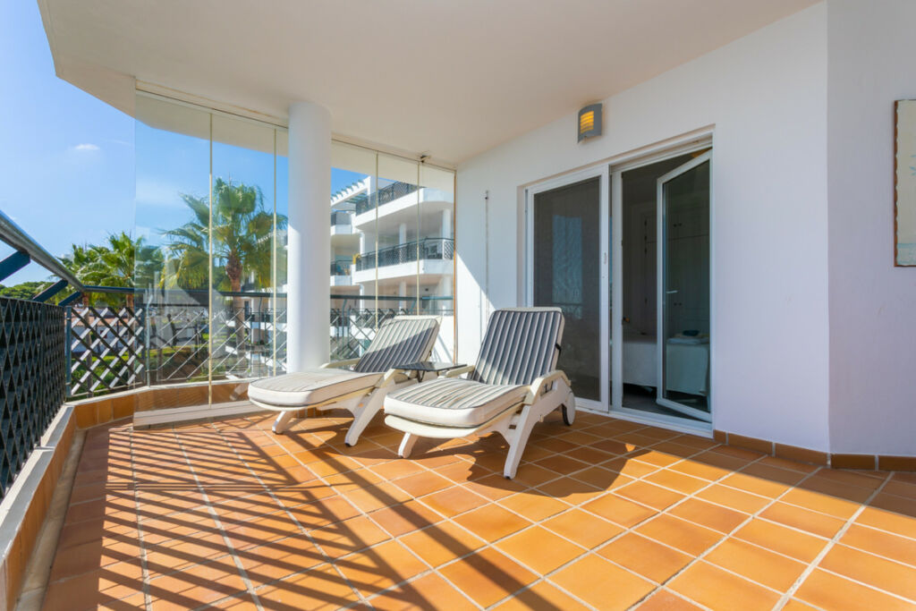 Middle Floor Apartment Calahonda Málaga - image 29