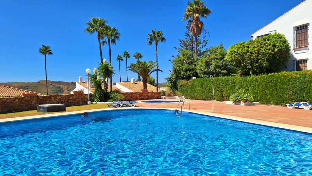 Townhouse La Duquesa Málaga - image 29