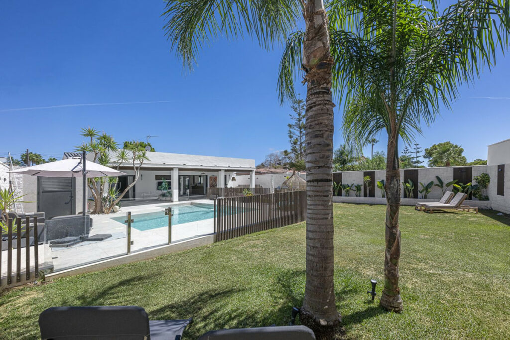 Detached Villa New Golden Mile Málaga - image 29