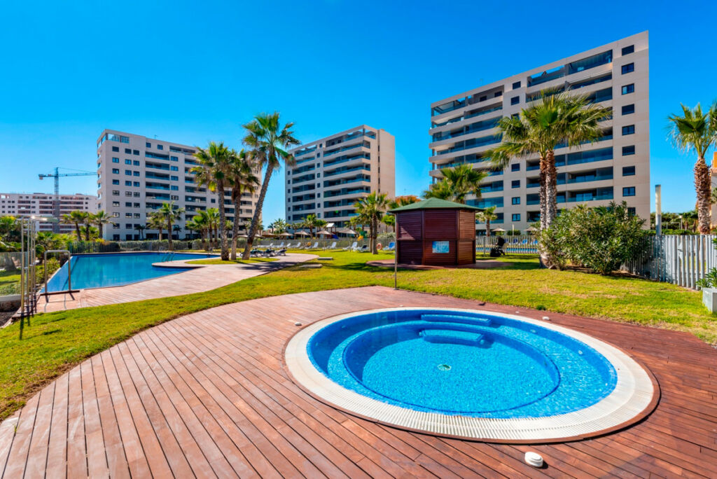 Middle Floor Apartment Punta Prima Alicante - image 29