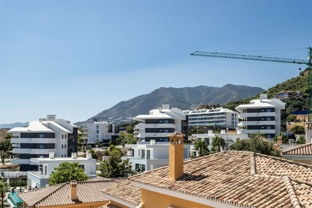 Penthouse Higueron Málaga - image 29