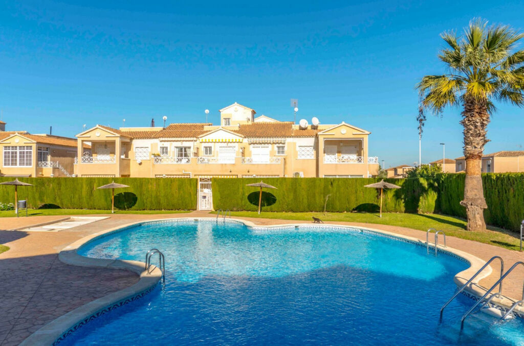 Townhouse Torrevieja Alicante - image 29