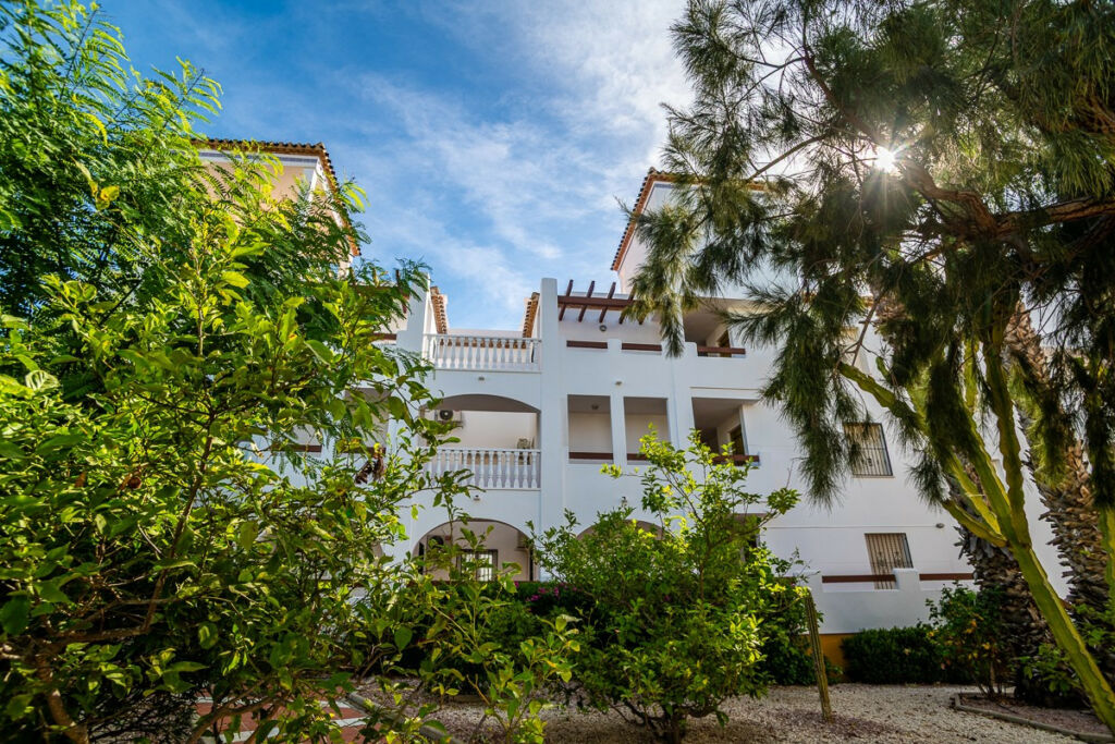 Middle Floor Apartment Villamartin Alicante - image 29