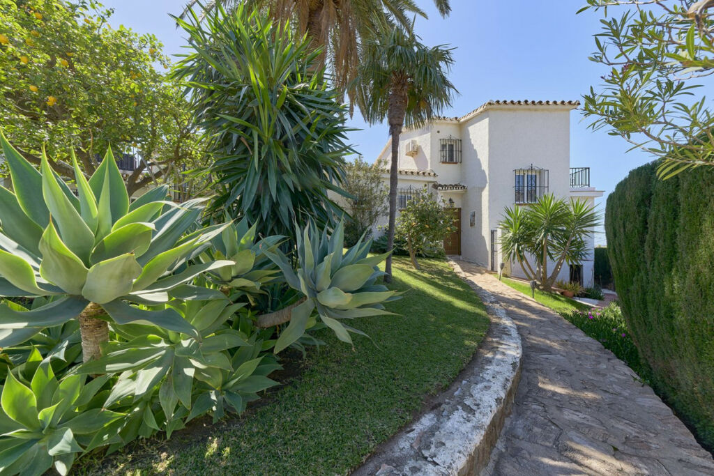 Detached Villa Fuengirola Málaga - image 29