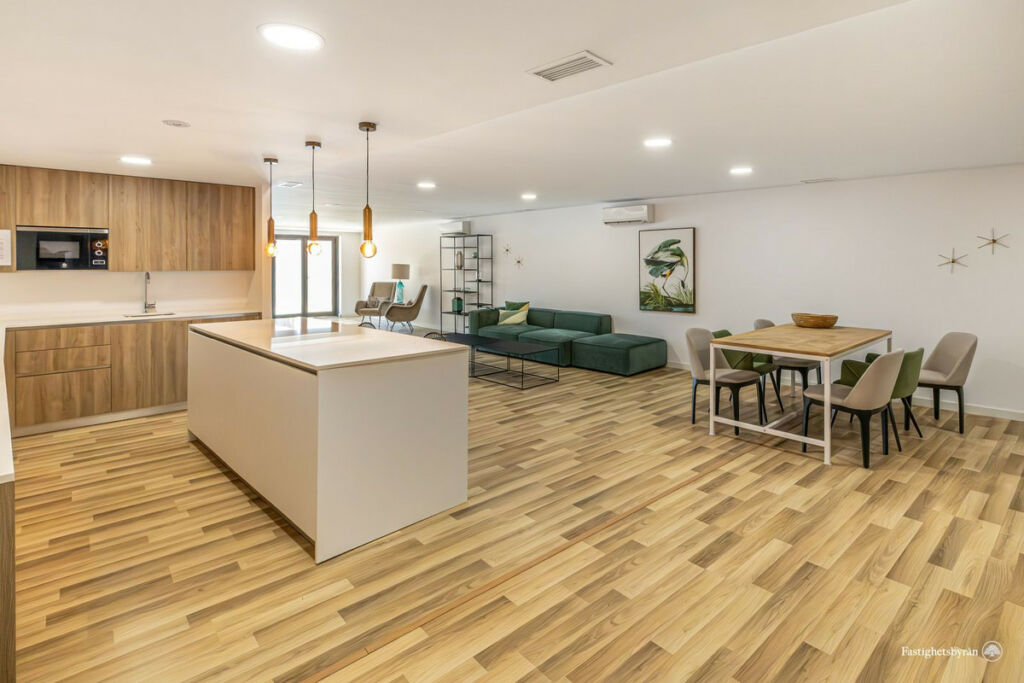 Middle Floor Apartment Estepona Málaga - image 29