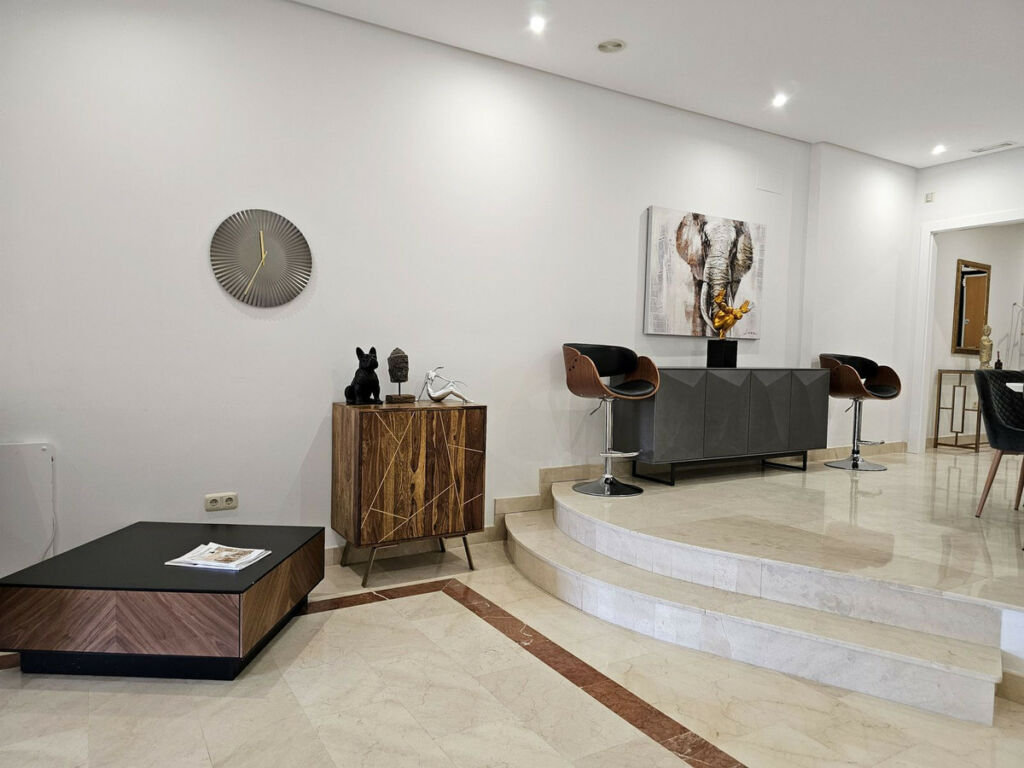 Ground Floor Apartment Puerto Banús Málaga - image 4