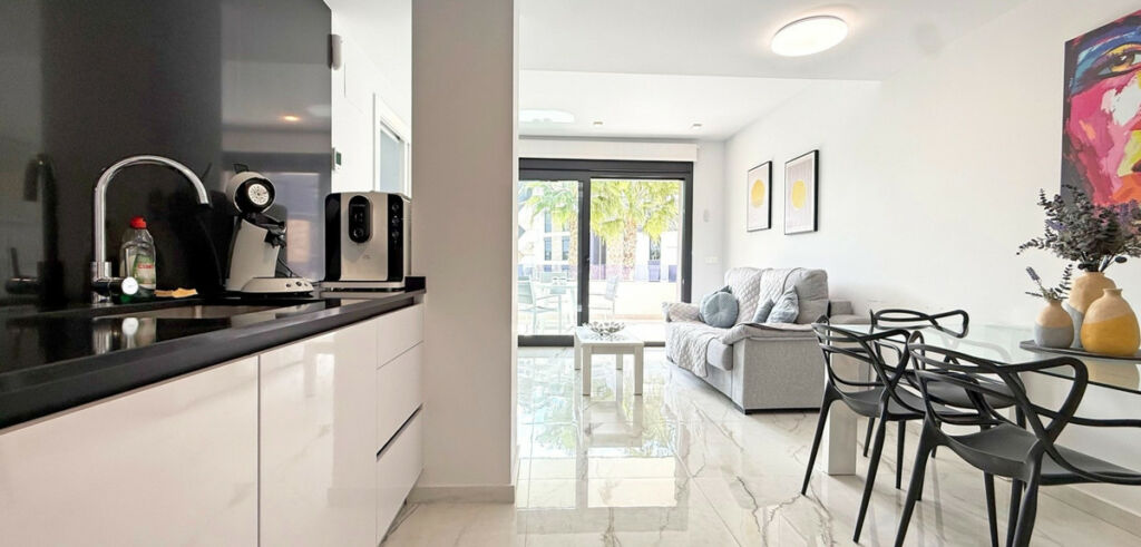 Middle Floor Apartment Los Altos Alicante - image 3