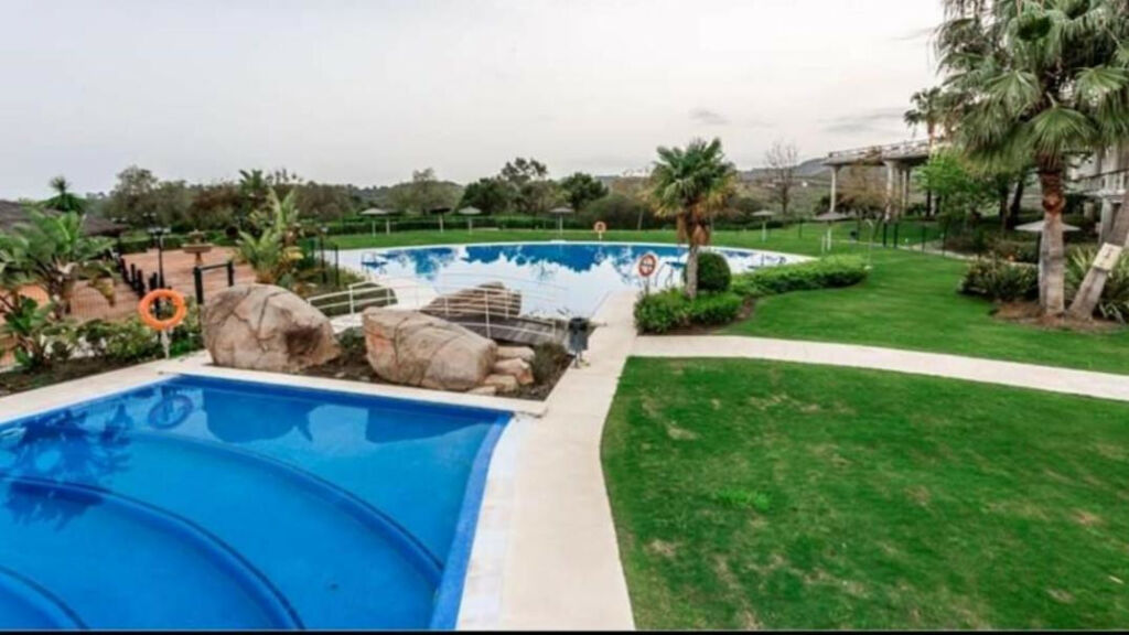 Detached Villa Benahavís Málaga - image 3
