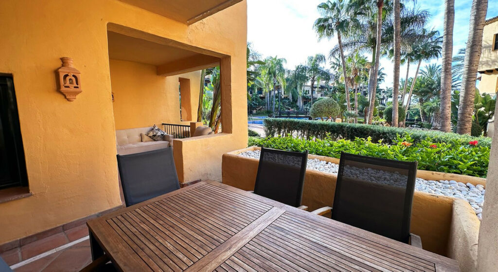 Ground Floor Apartment Estepona Málaga - image 3