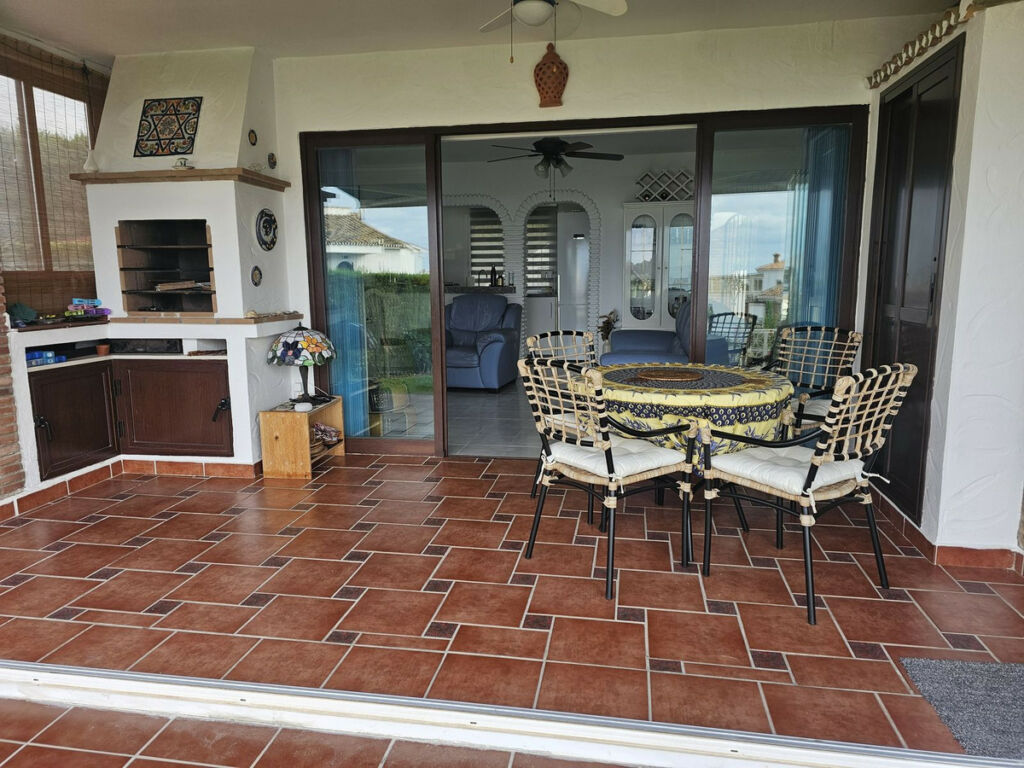Ground Floor Apartment Riviera del Sol Málaga - image 4