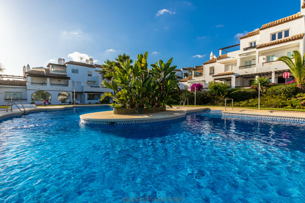 Ground Floor Apartment Calahonda Málaga - image 3