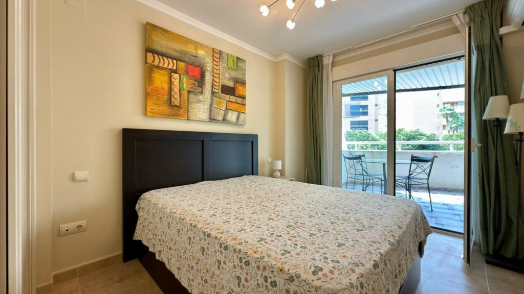 Middle Floor Apartment Villajoyosa Alicante - image 3