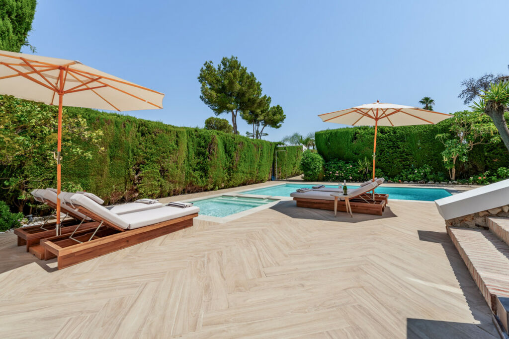 Detached Villa Nueva Andalucía Málaga - image 3