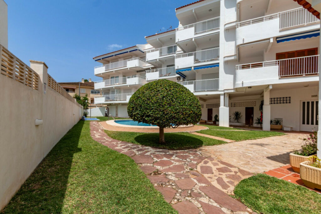 Middle Floor Apartment Javea Alicante - image 3