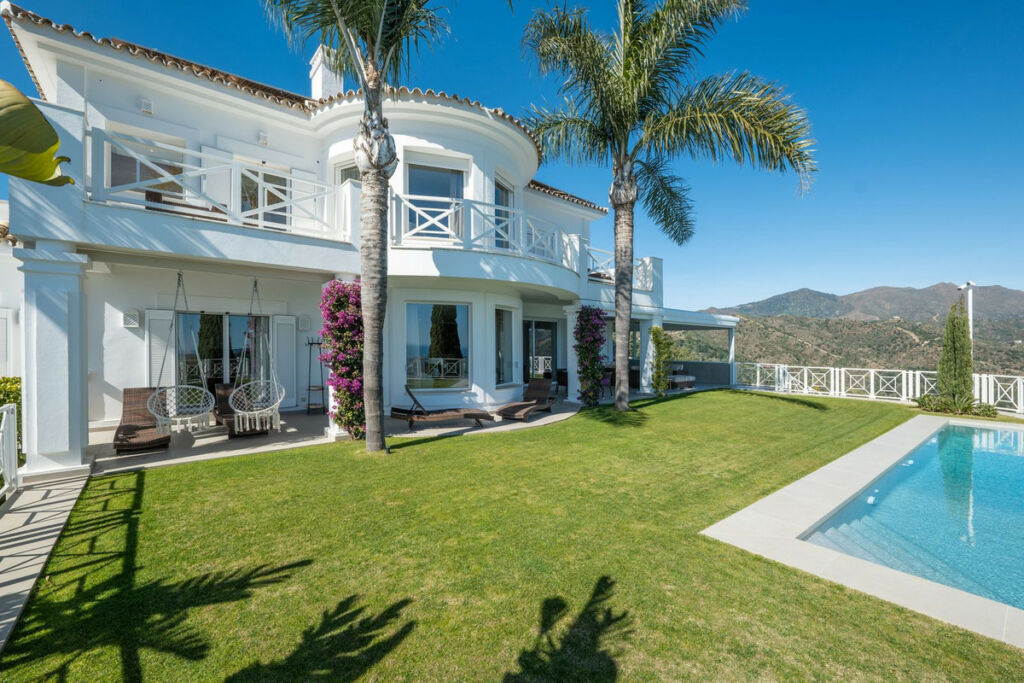 Detached Villa Marbella Málaga - image 3
