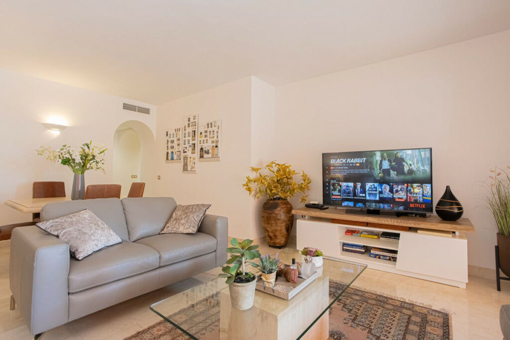 Ground Floor Apartment Los Flamingos Málaga - image 3