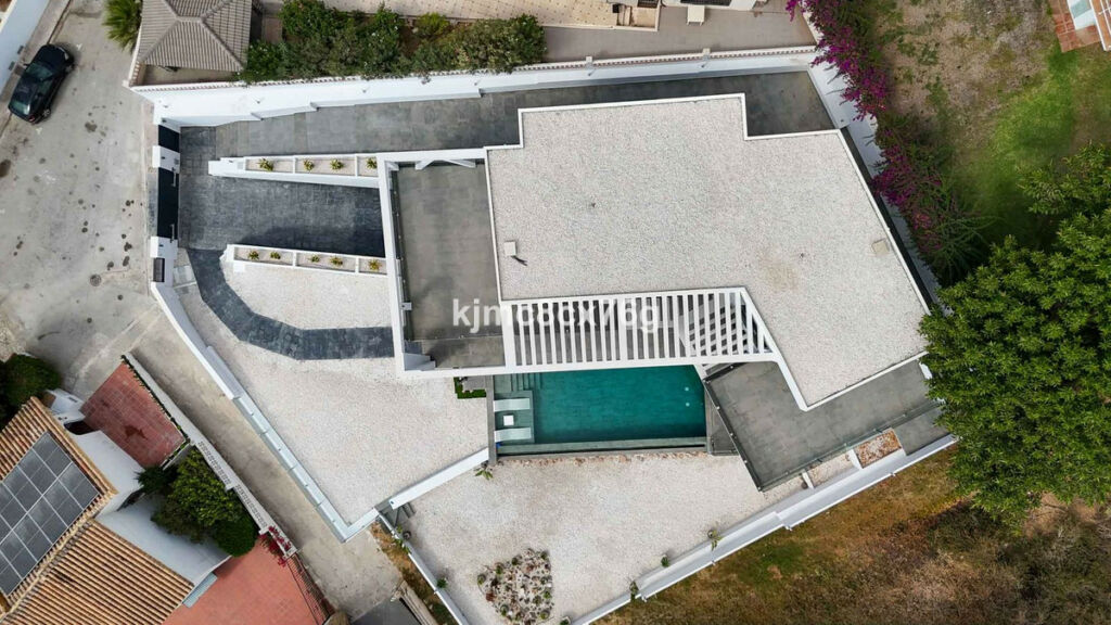 Detached Villa El Faro Málaga - image 3