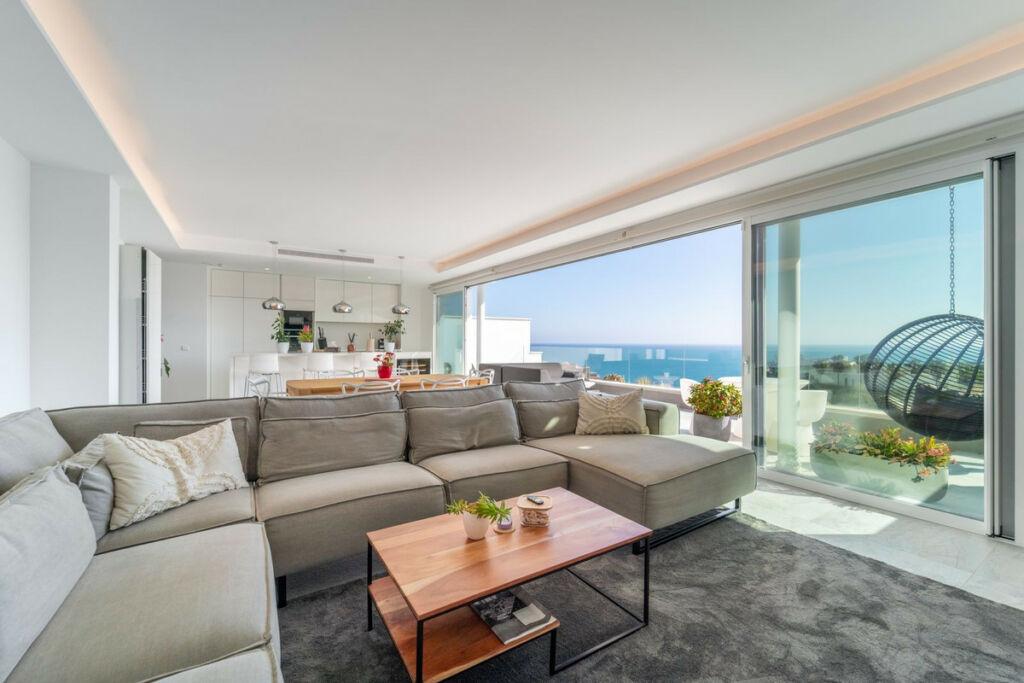 Penthouse La Capellania Málaga - image 3