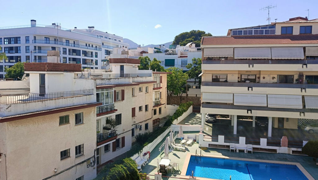 Middle Floor Apartment Torremolinos Málaga - image 3
