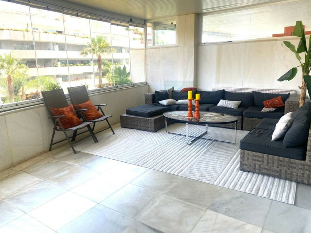 Middle Floor Apartment Marbella Málaga - image 3