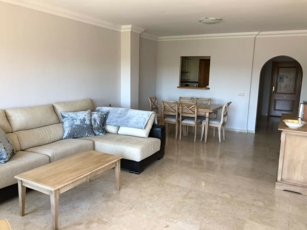 Middle Floor Apartment La Cala Hills Málaga - image 3
