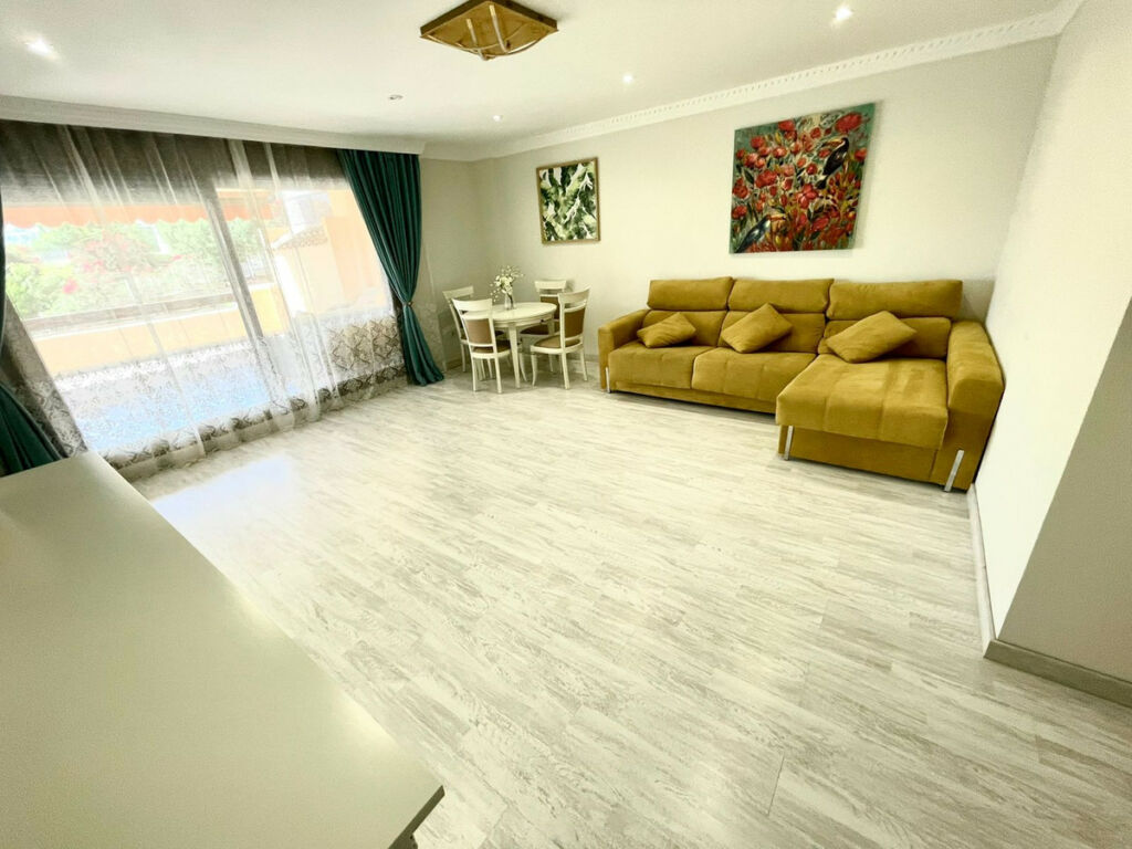 Ground Floor Apartment Benahavís Málaga - image 3