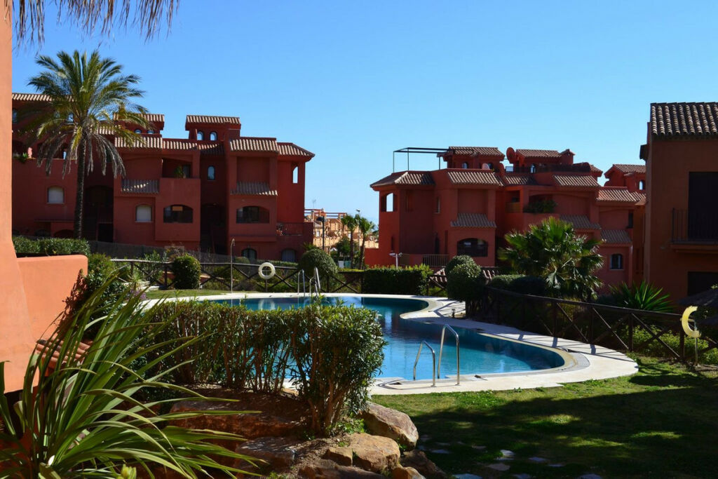 Ground Floor Apartment Estepona Málaga - image 3
