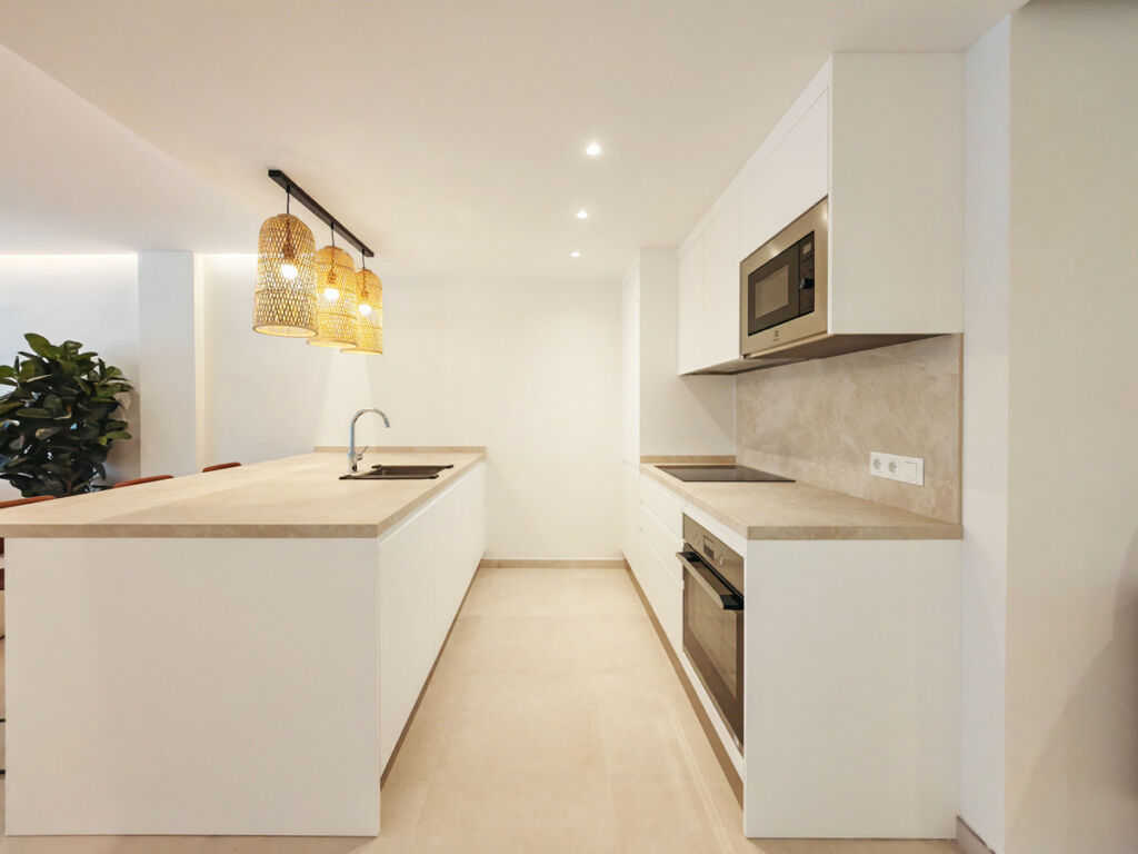 Ground Floor Apartment Nueva Andalucía Málaga - image 3