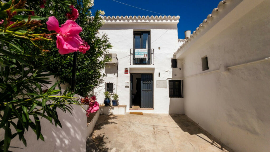 Townhouse Guaro Málaga - image 4