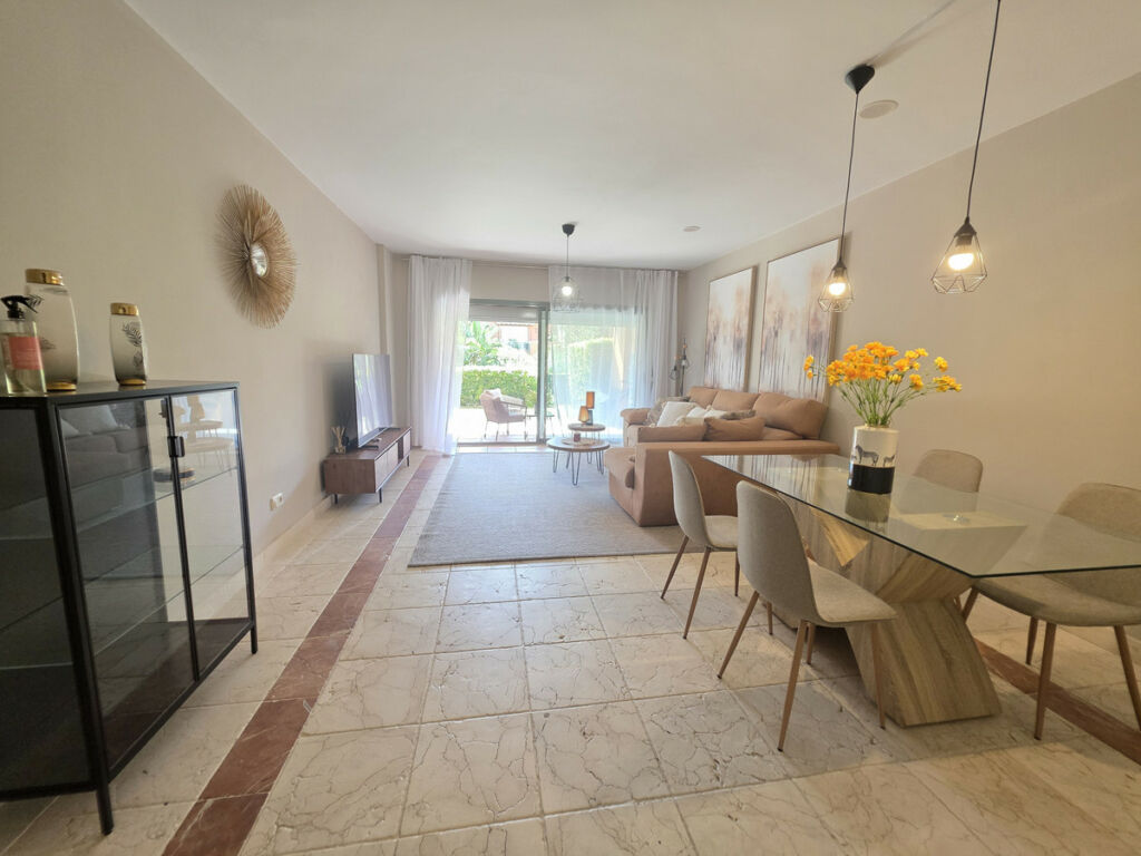 Ground Floor Apartment Estepona Málaga - image 3