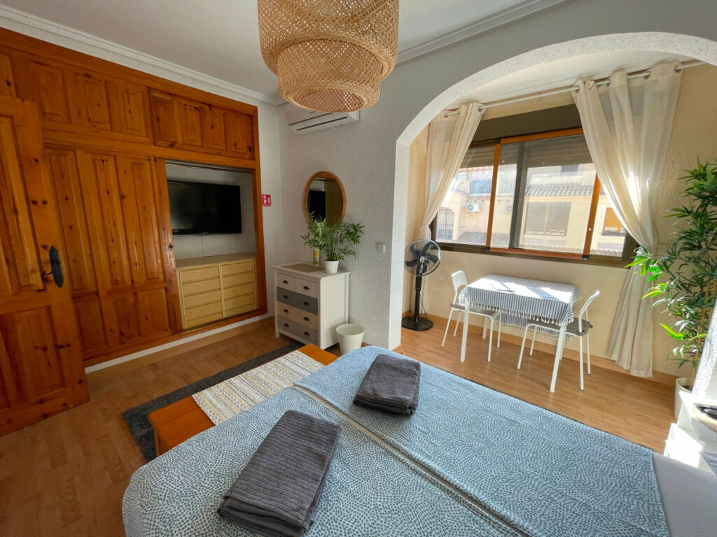 Townhouse Guardamar del Segura Alicante - image 3