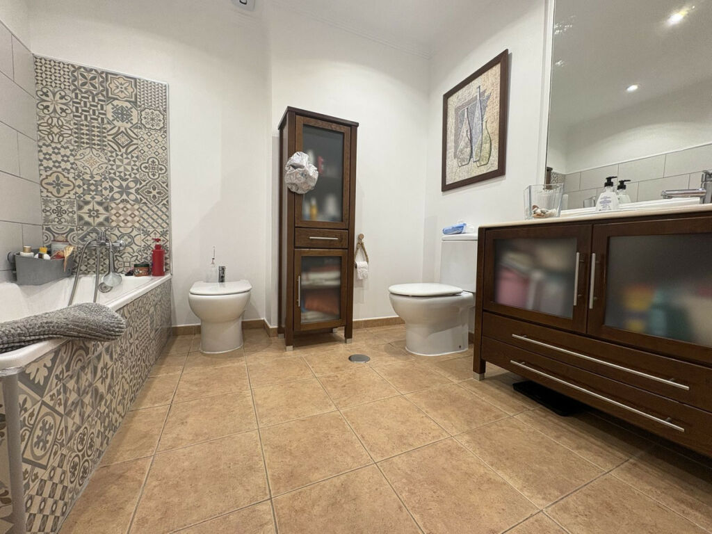 Ground Floor Apartment Atalaya Málaga - image 3