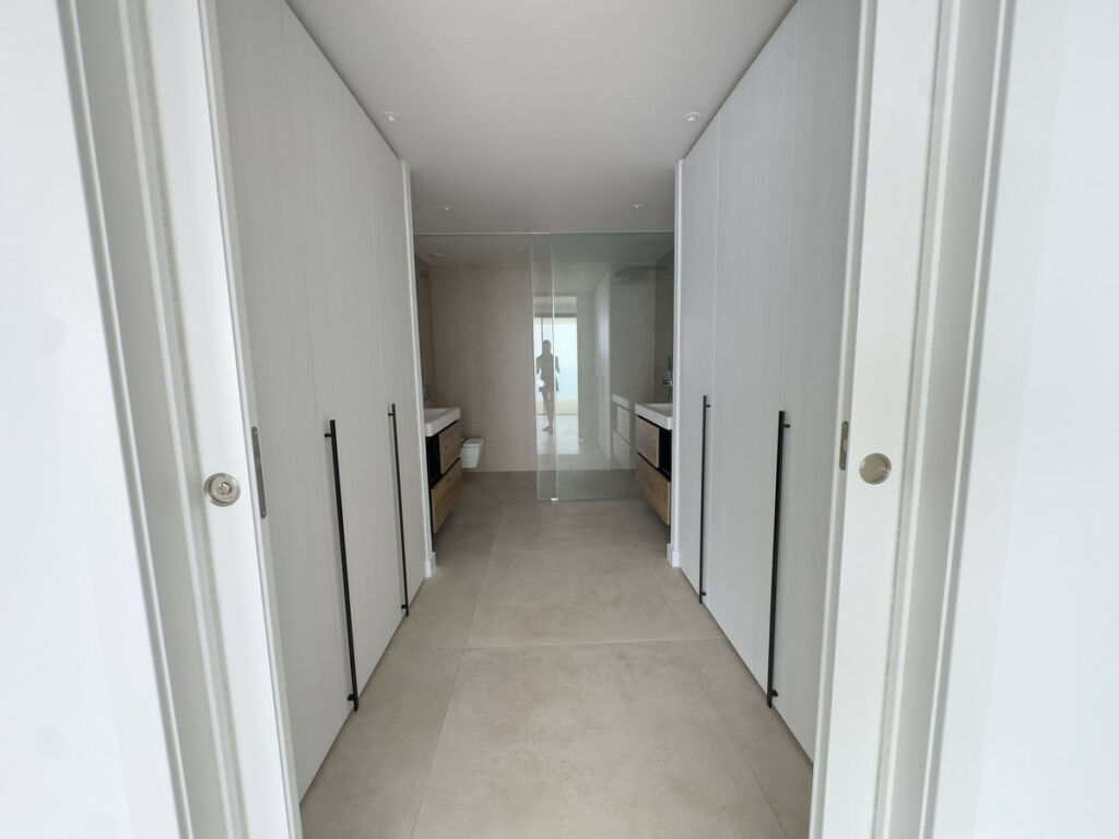 Middle Floor Apartment Higueron Málaga - image 3