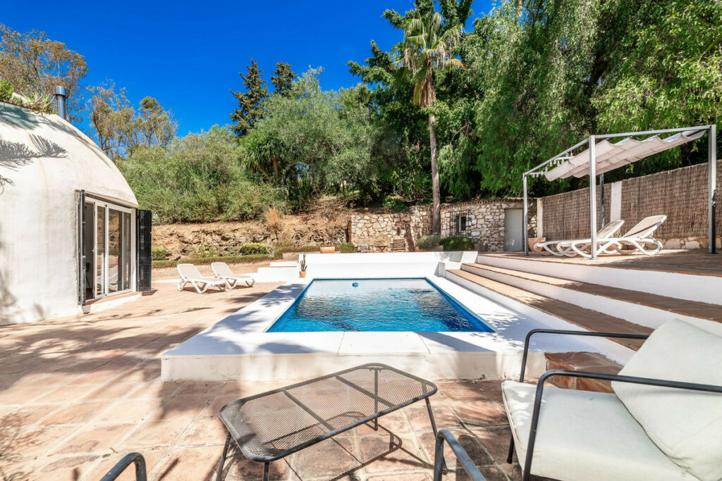 Detached Villa El Coto Málaga - image 3