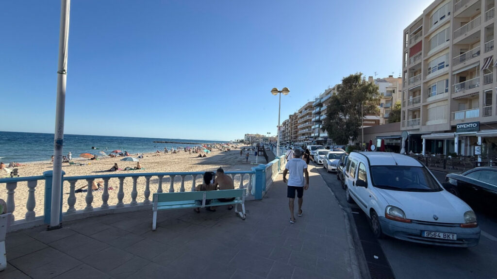 Ground Floor Apartment Torrevieja Alicante - image 3