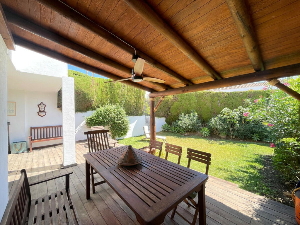 Townhouse Estepona Málaga - image 3