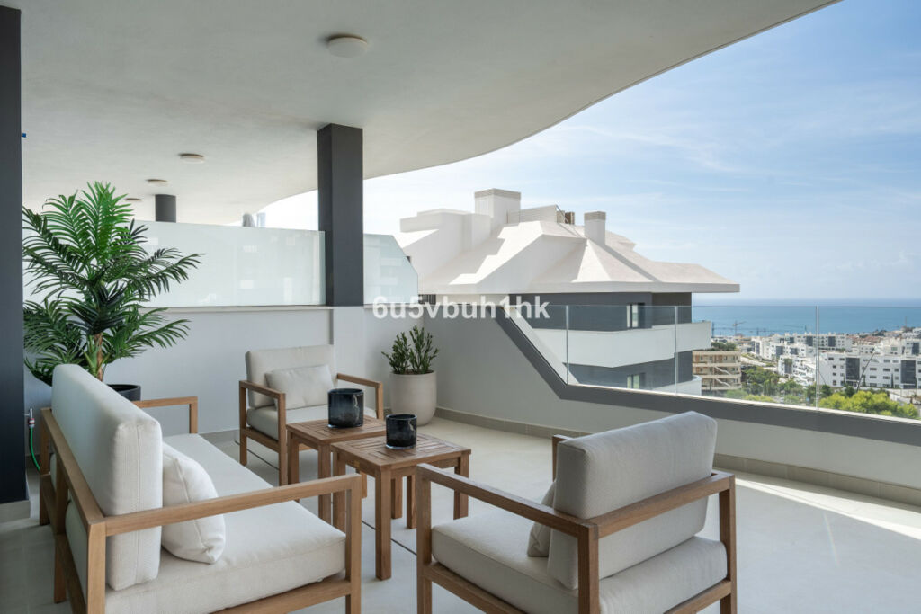 Middle Floor Apartment Fuengirola Málaga - image 3