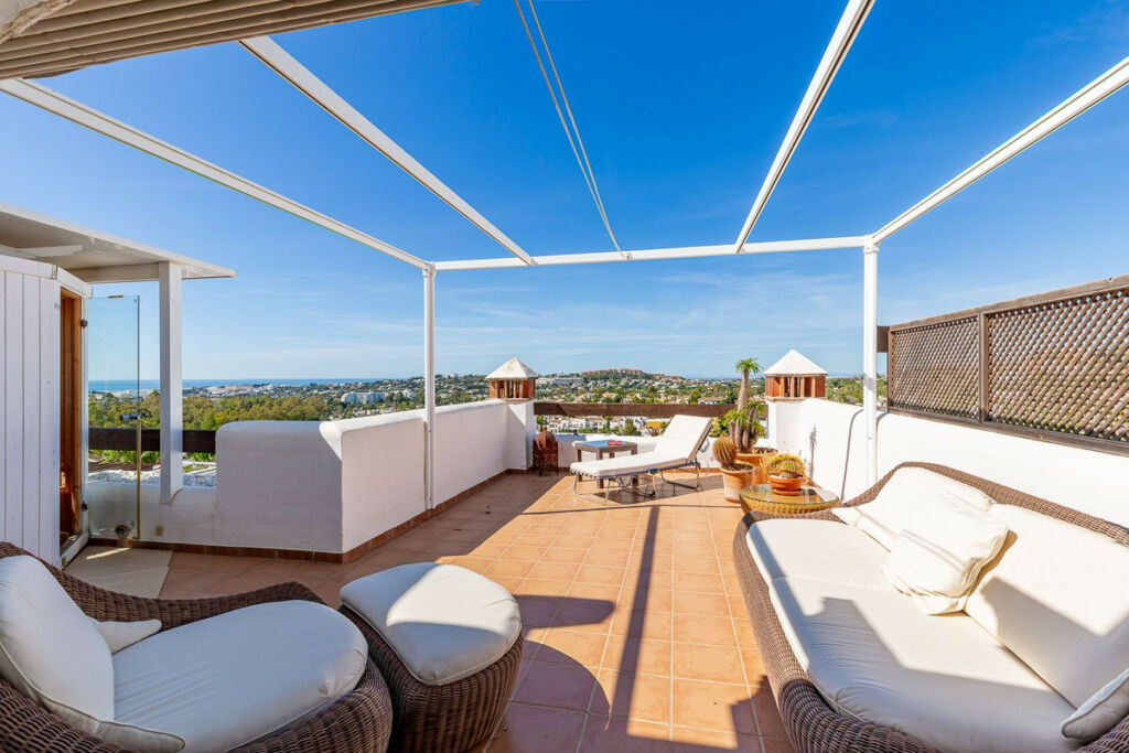 Penthouse Duplex Nueva Andalucía Málaga - image 3