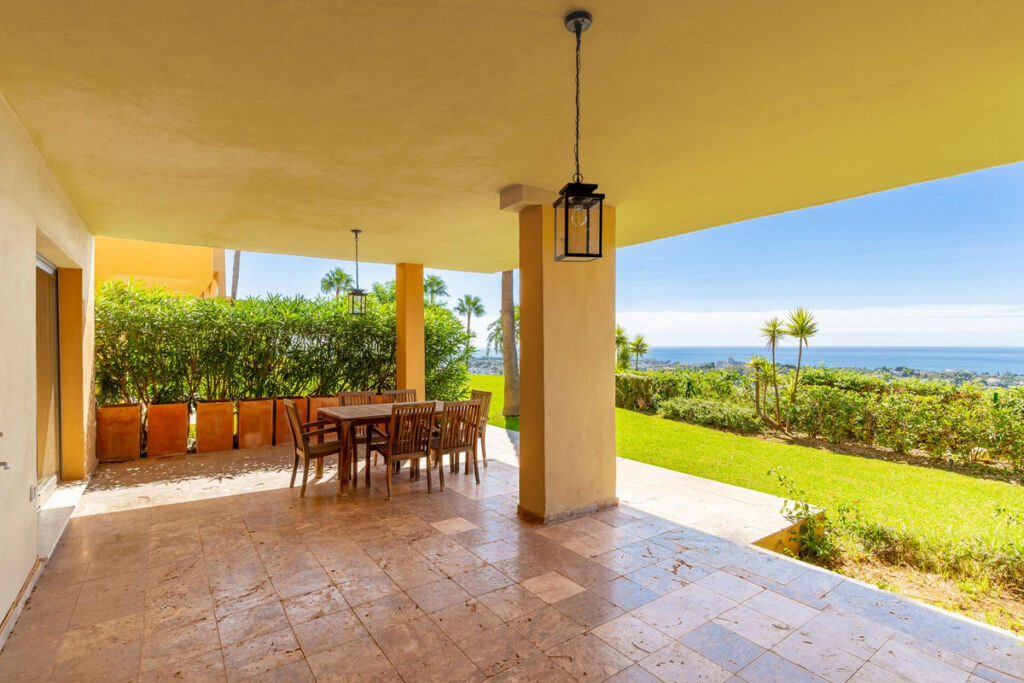 Ground Floor Apartment Benahavís Málaga - image 3