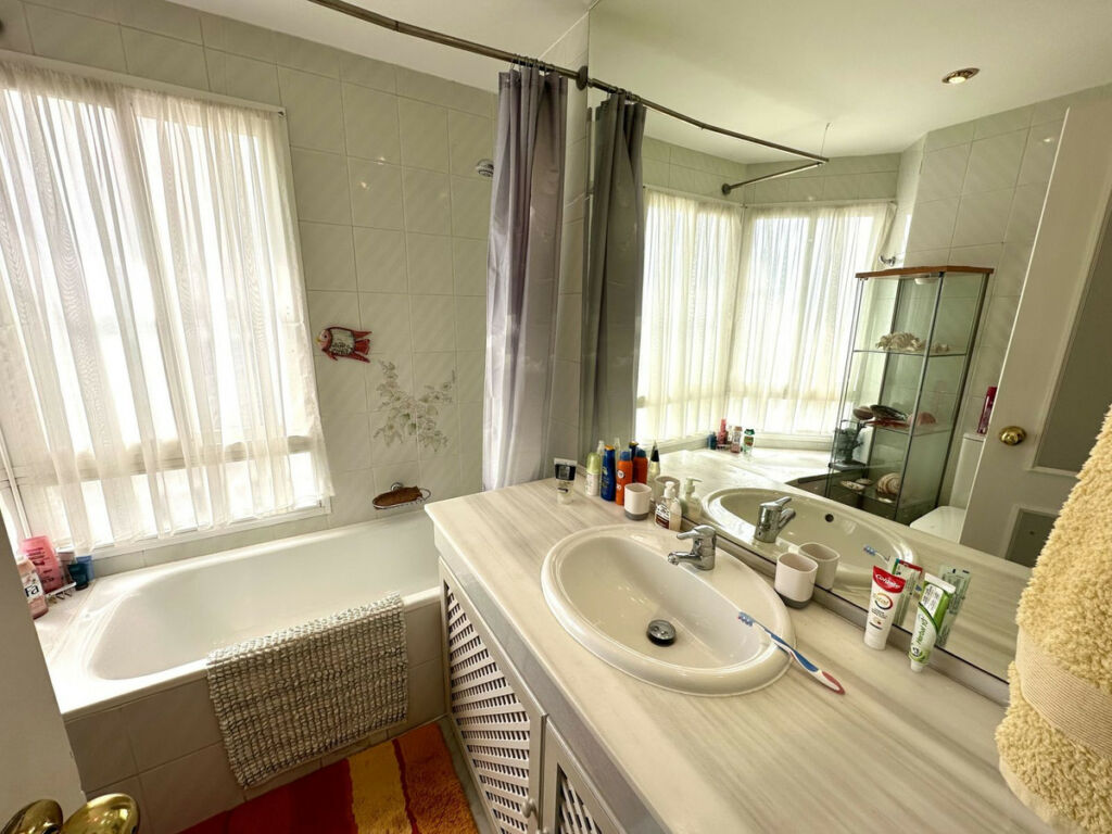 Ground Floor Apartment Calahonda Málaga - image 3