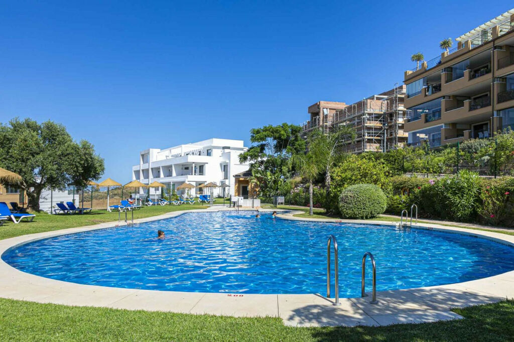 Middle Floor Apartment Calanova Golf Málaga - image 3