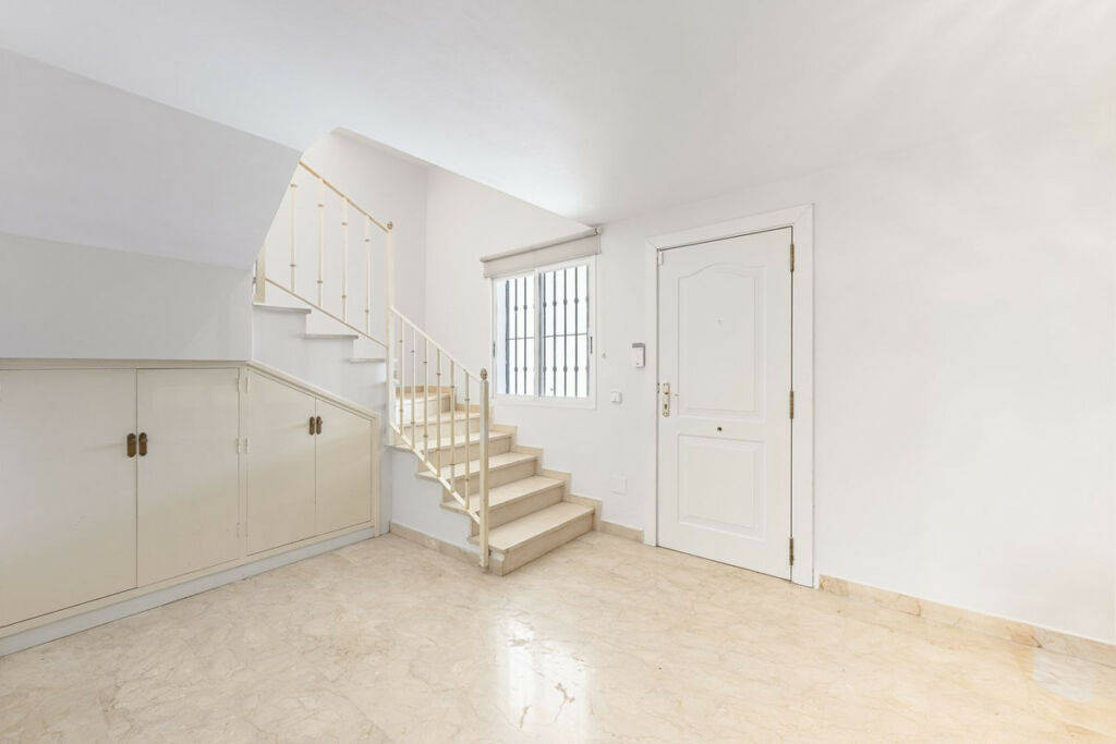 Semi-Detached House Nueva Andalucía Málaga - image 3