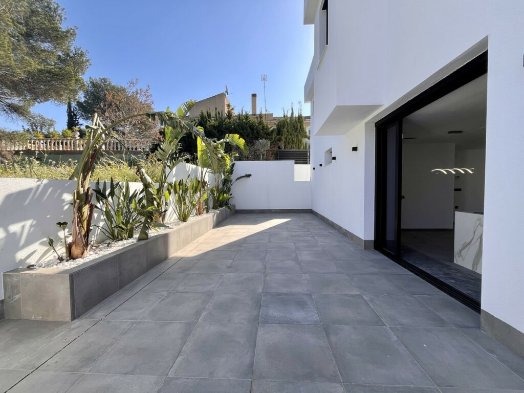 Detached Villa Torrevieja Alicante - image 3