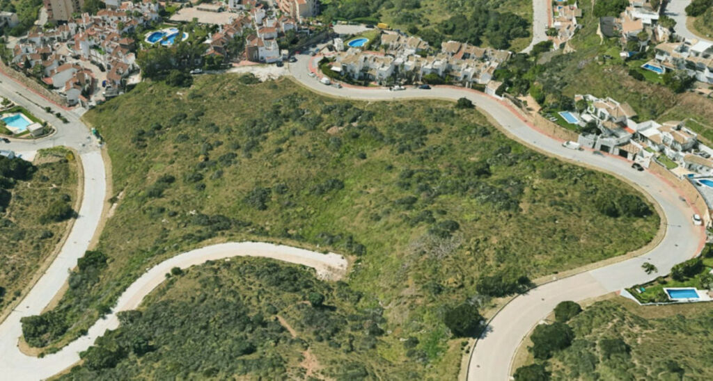 Residential Plot Riviera del Sol Málaga - image 3