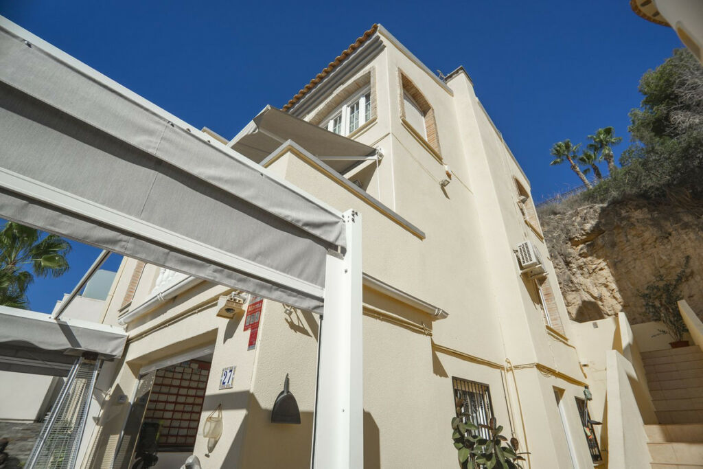 Detached Villa Las Ramblas Golf Alicante - image 3
