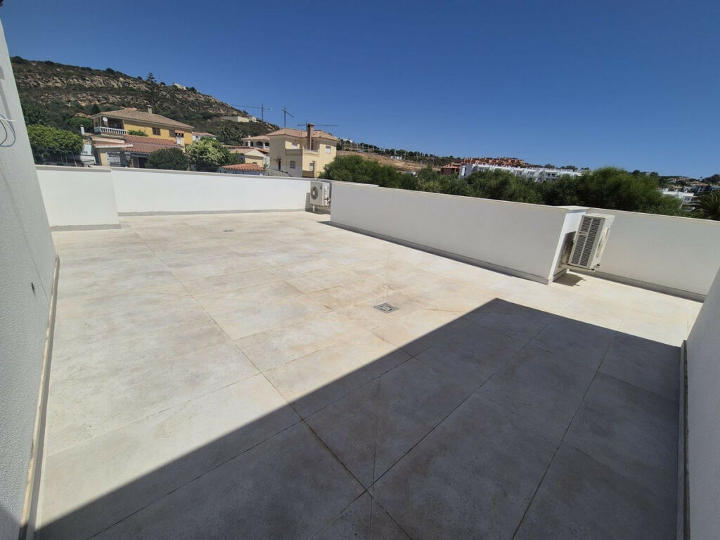 Detached Villa Torreguadiaro Cádiz - image 3