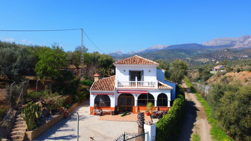Detached Villa Riogordo Málaga